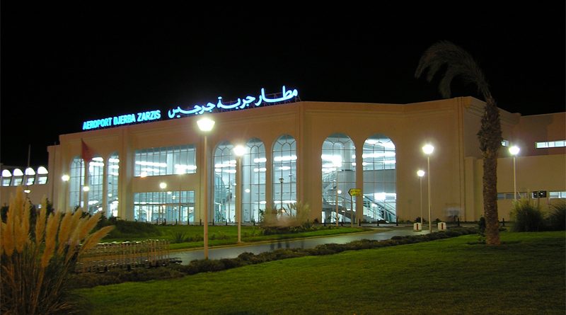 Flughafen Djerba bei Nacht - Foto: Martin Čejka., Attribution, https://commons.wikimedia.org/w/index.php?curid=6609063