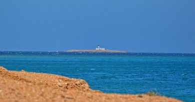 Inseln Tunesiens: Île Plane (Flache Insel) vor Cap Sidi Ali El Mekki