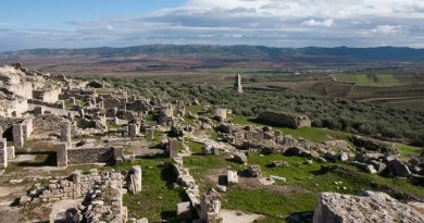 UNESCO Weltkulturerbe Dougga - Bild: Maurice Colyer - originally posted to Flickr as Dougga, CC BY 2.0, https://commons.wikimedia.org/w/index.php?curid=8663851