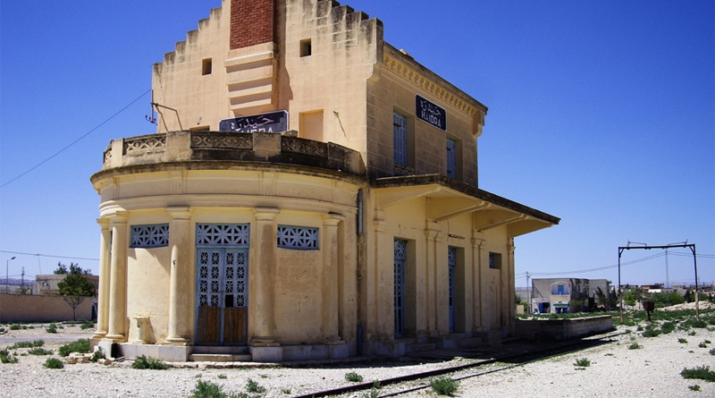 Der alte und immer mehr verfallende Bahnhof von Haidra: Züge fahren hier schon lange nicht mehr