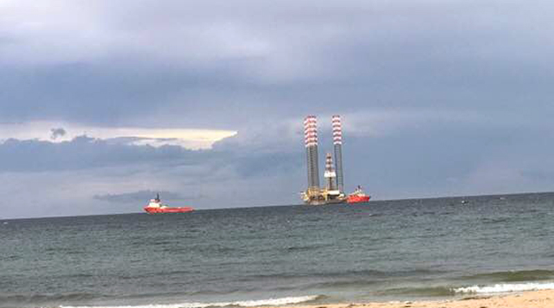 Bohrplattform vor Sousse