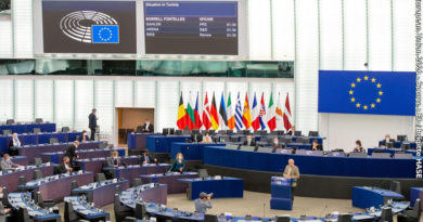 EU-Parlament: Resolution zur Lage in Tunesien mit 534 Stimmen angenommen - Bild: EP, Brigitte Hase